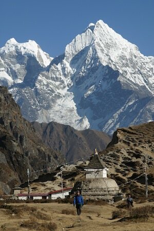 pilgrim in front of Himalayan Peak
